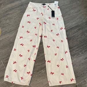 Forever 21 White Pants with Red bow Pattern Size M